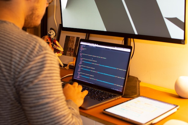 クロスプラットフォーム開発